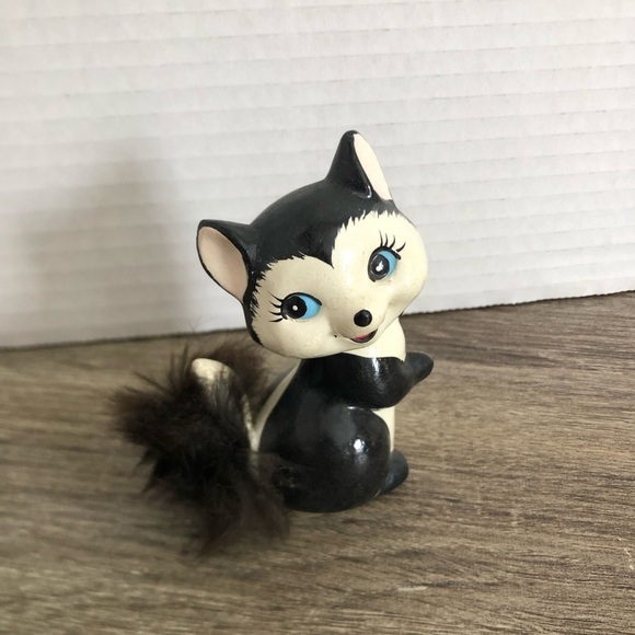 Vtg Ceramic Skunk Figurine with Fur Tail - Picture 2 of 13